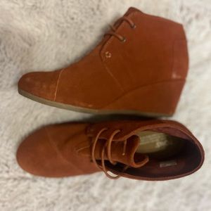 Women’s Tom’s Suede Wedge Booties 🌵9.5